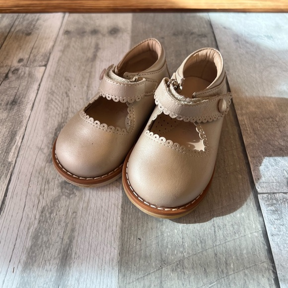 Elephantito Champagne Mary Janes Sz 5 - Picture 2 of 4